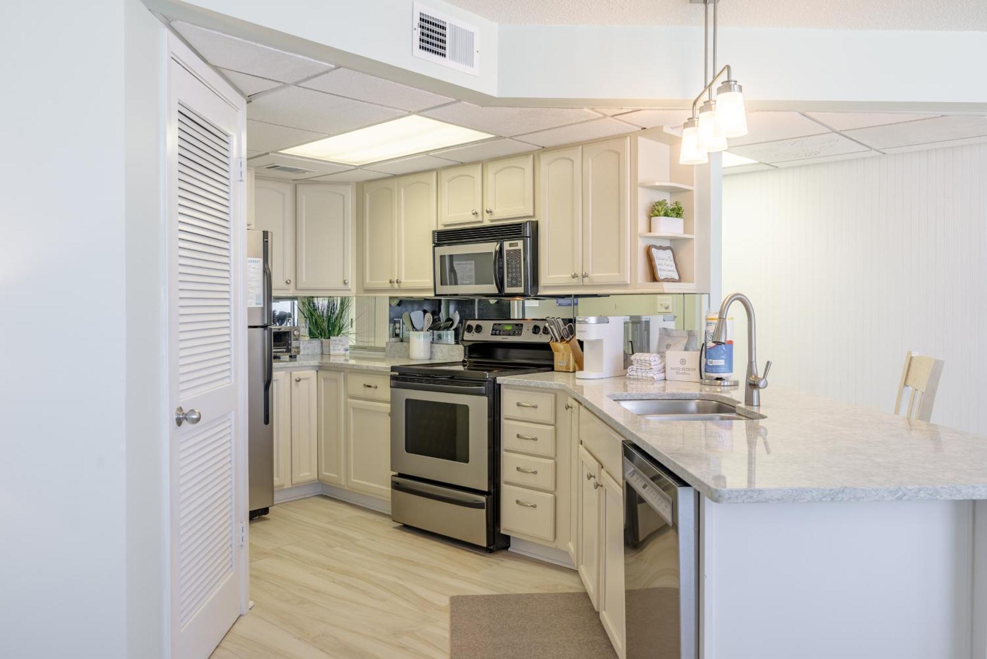 Aquavista Beach Resort By Sand Seeker Vacations Panama City Beach Rum bild